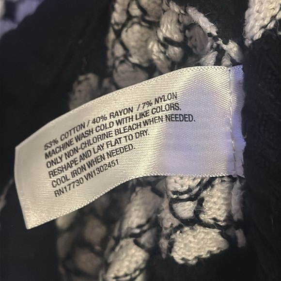 ☀️BOGO Item Used Merona Black and White Dots Sweater☀️ - Picture 6 of 6